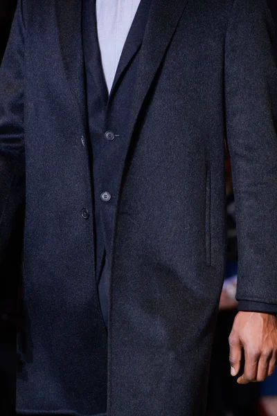 Look 19